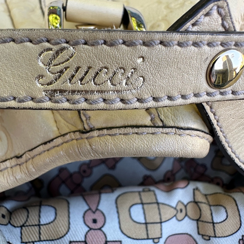 GUCCI
Guccissima Leather Shoulder Bag - Picture 7 of 16